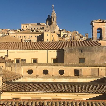 Il Piccolo Attico Bed and Breakfast Caltagirone Exteriör bild