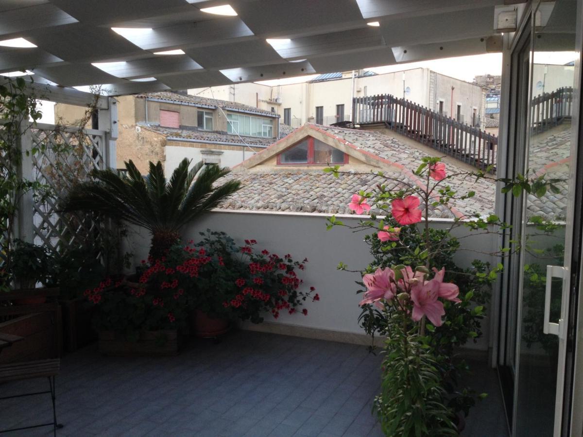 Il Piccolo Attico Bed and Breakfast Caltagirone Exteriör bild