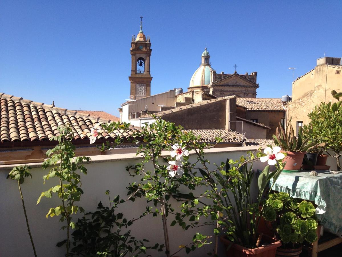 Il Piccolo Attico Bed and Breakfast Caltagirone Exteriör bild