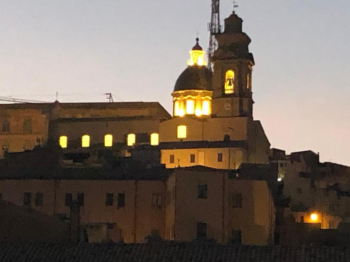 Il Piccolo Attico Bed and Breakfast Caltagirone Exteriör bild