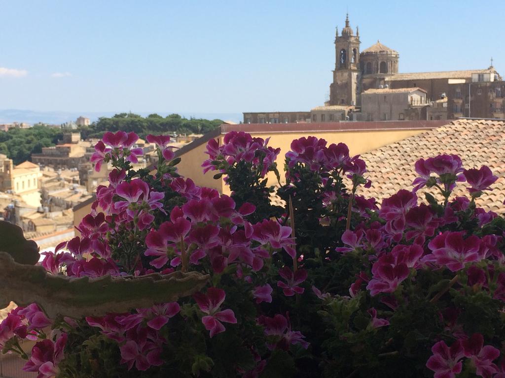 Il Piccolo Attico Bed and Breakfast Caltagirone Exteriör bild
