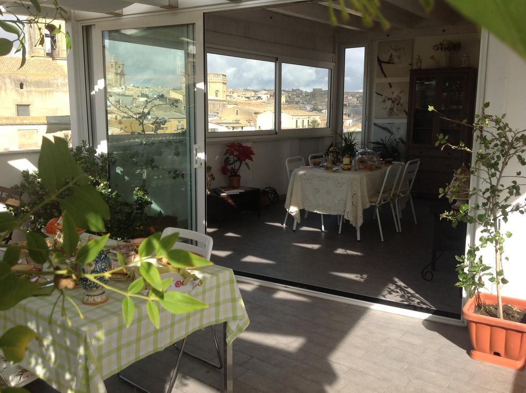 Il Piccolo Attico Bed and Breakfast Caltagirone Exteriör bild
