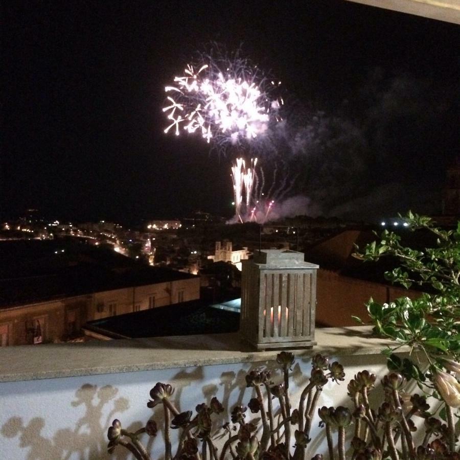 Il Piccolo Attico Bed and Breakfast Caltagirone Exteriör bild
