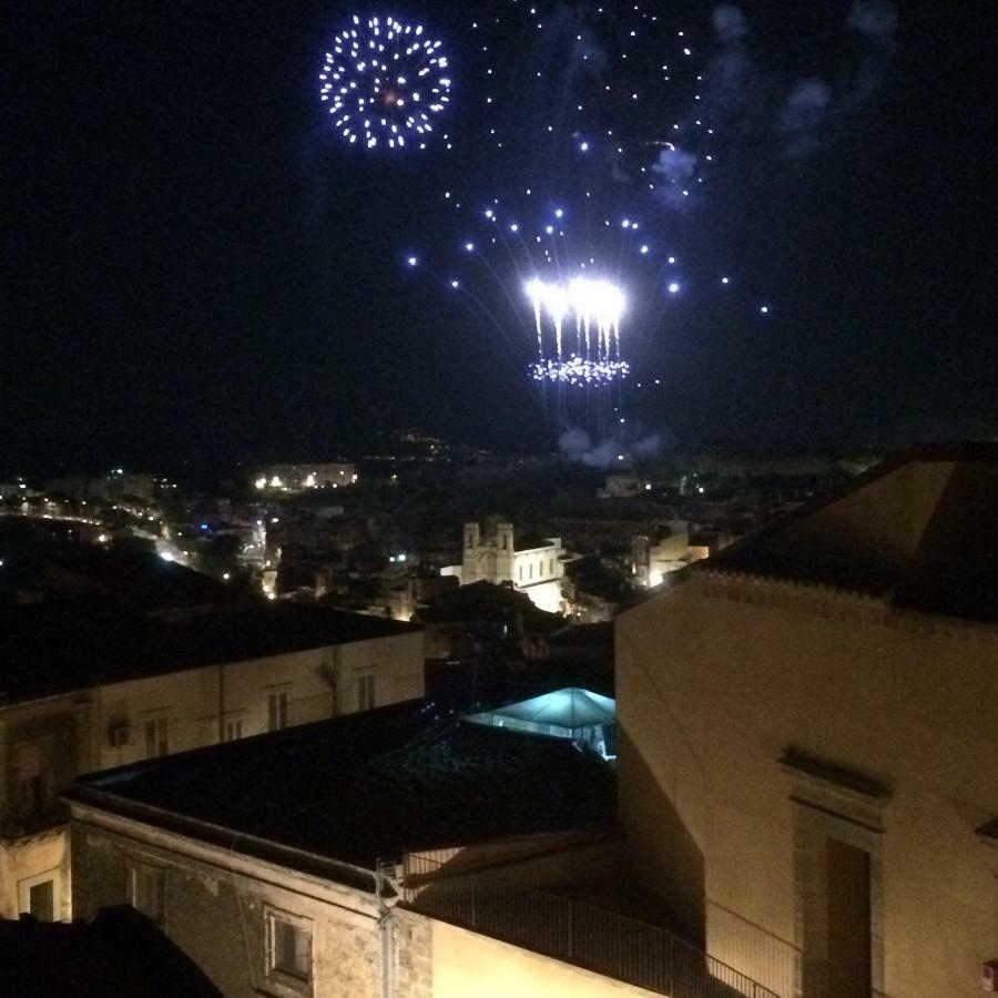 Il Piccolo Attico Bed and Breakfast Caltagirone Exteriör bild