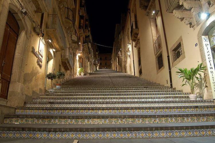 Il Piccolo Attico Bed and Breakfast Caltagirone Exteriör bild